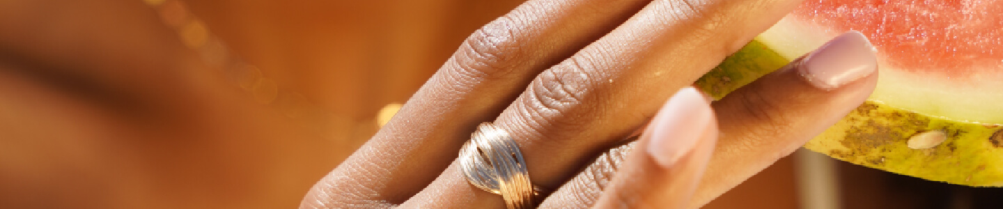 Bandeau mettant en avant la charte graphique du site internet helloassistante